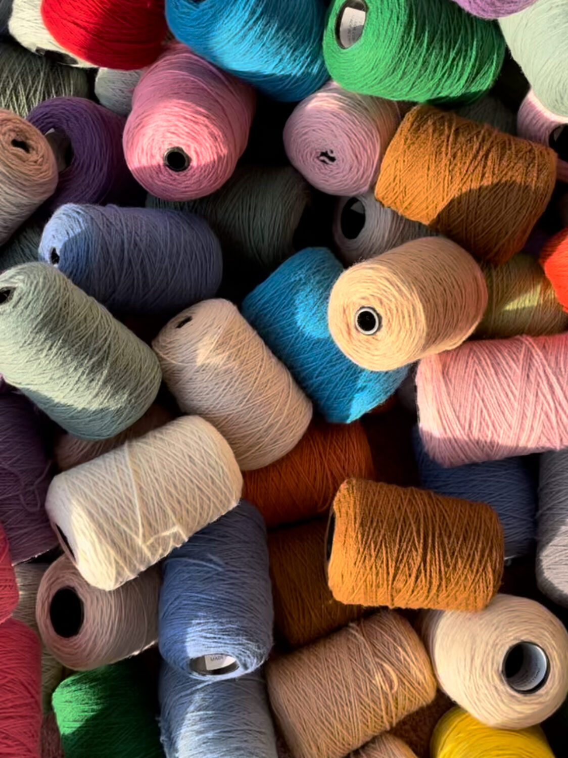 Tufted artwork, getuft werk gemaakt met 100% wol op 100% katoen doek. Machinaal getuft in nederland. Handwerk, zelfgemaakt, design. Workshops mogelijk tuften tufting workshop